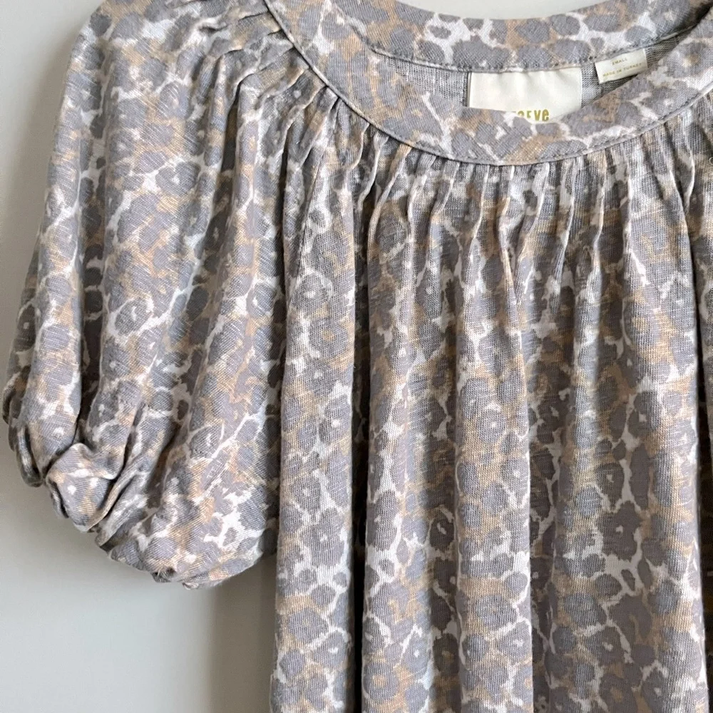Anthropologie Maeve Gray Leopard Animal Print Puff Sleeve Top size Small